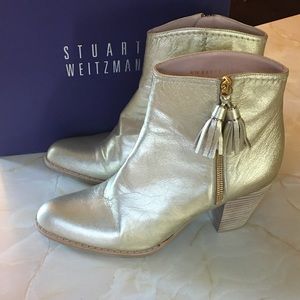 {STUART WEITZMAN} Prancing Gold Tassel Boots 10